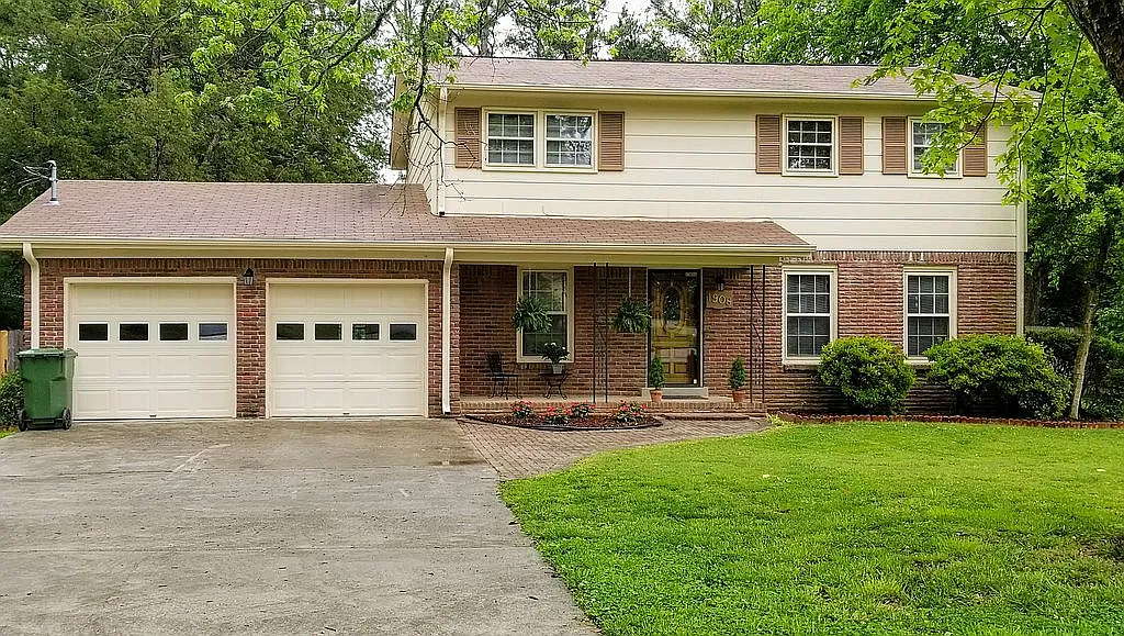Two-story home with refreshed exterior in Huntsville